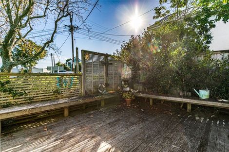 Photo of property in 1/10 Marsh Avenue, Forrest Hill, Auckland, 0620