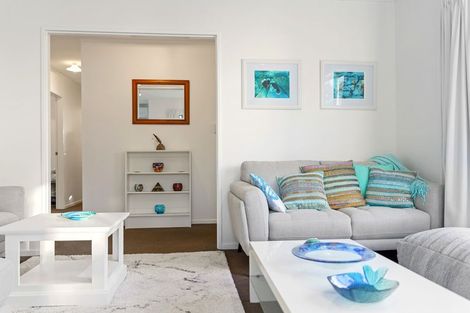 Photo of property in 23 Reeves Street, Waikanae Beach, Waikanae, 5036