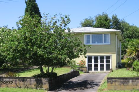 Photo of property in 27 Dundale Avenue, Blockhouse Bay, Auckland, 0600