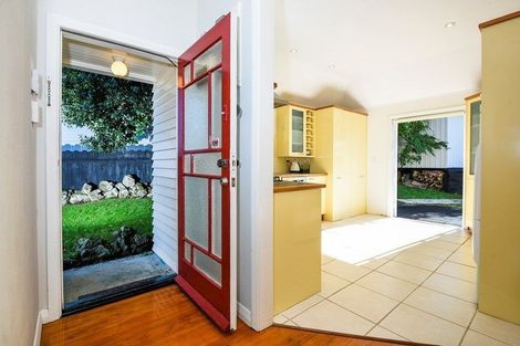 Photo of property in 81 Namata Road, One Tree Hill, Auckland, 1061