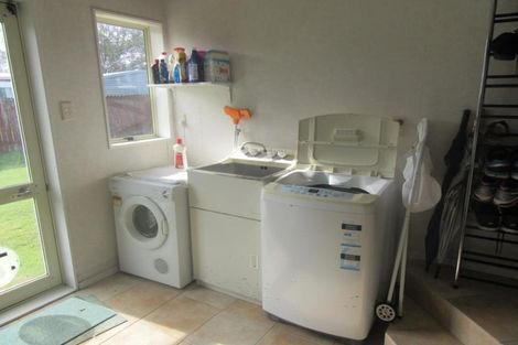 Photo of property in 31 Ray Small Drive, Papakura, 2110