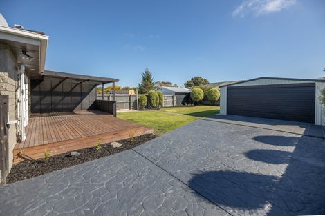 Photo of property in 12 Rosanna Place, Aranui, Christchurch, 8061