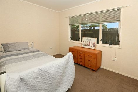 Photo of property in 5 Taitua Drive, Te Atatu South, Auckland, 0610