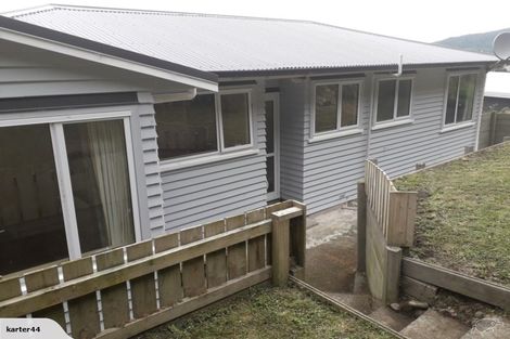 Photo of property in 35 Franklyn Road, Tawa, Wellington, 5028
