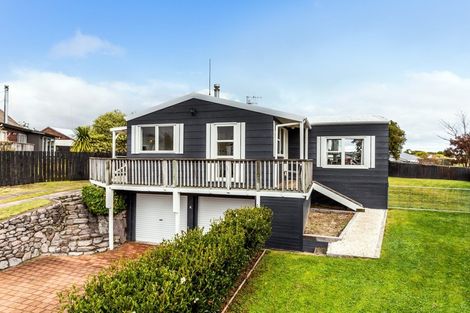 Photo of property in 2 Hampstead Place, Richmond Heights, Taupo, 3330
