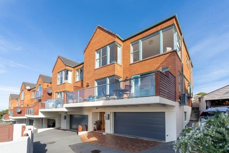 Photo of property in Mt Carmel Mews, 12/9 Arawa Road, Hataitai, Wellington, 6021