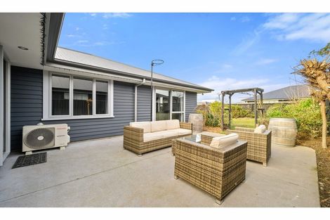 Photo of property in 4 Franklin Drive, Rangiora, 7400