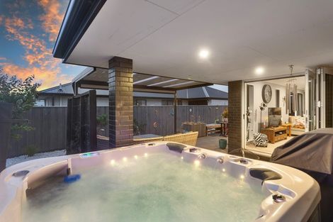 Photo of property in 14 Deans Place, Amberley, 7410