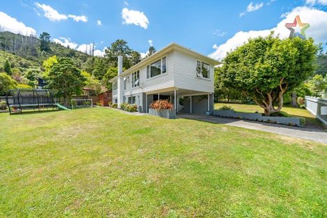 Photo of property in 97 Manuka Street, Stokes Valley, Lower Hutt, 5019
