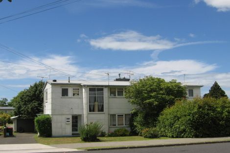 Photo of property in 42 Point England Road, Point England, Auckland, 1072