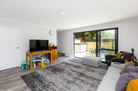 Photo of property in 27 Reakes Crescent, Wallaceville, Upper Hutt, 5018