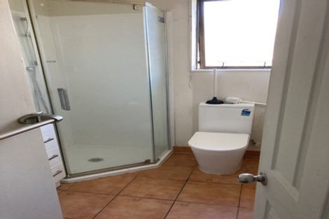 Photo of property in 10 Waldos Way, Mangere, Auckland, 2022