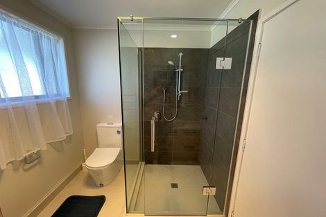 Photo of property in 2 Sabot Place, Massey, Auckland, 0614