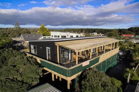 Photo of property in 6 Arataki Grove, Waitarere Beach, Levin, 5510