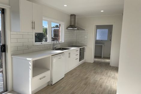 Photo of property in 56 Beechdale Crescent, Pakuranga Heights, Auckland, 2010