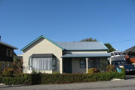 Photo of property in 2 Surrey Street, Picton, 7220