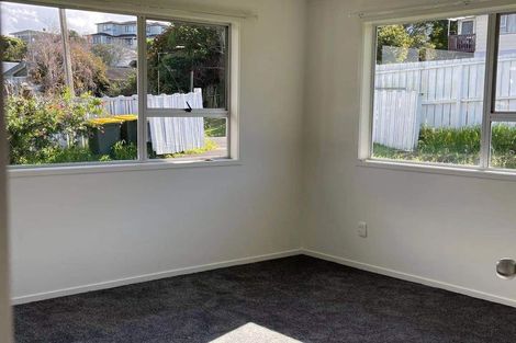 Photo of property in 10 Laurina Road, Sunnynook, Auckland, 0620