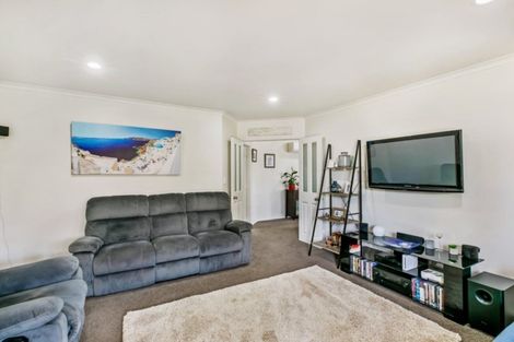 Photo of property in 10 Carrington Drive, Papamoa Beach, Papamoa, 3118