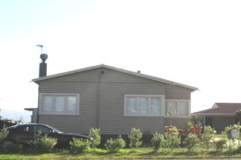 Photo of property in 4186 Great North Road, Glendene, Auckland, 0602