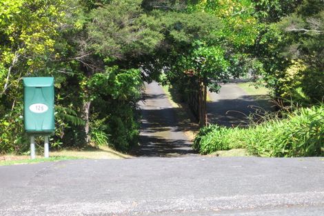 Photo of property in 1/130 Cliff View Drive, Green Bay, Auckland, 0604