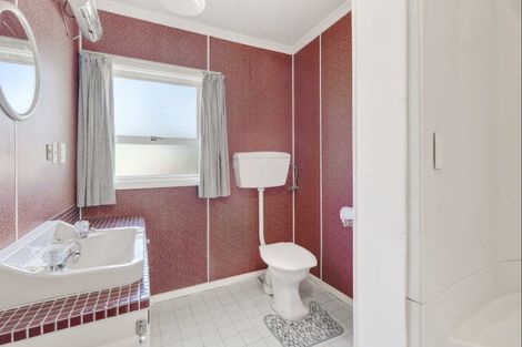 Photo of property in 121 Tenby Street, Wanaka, 9305