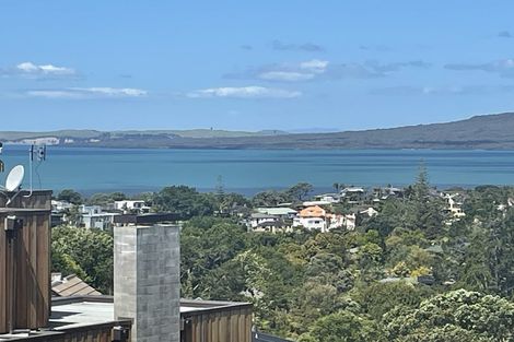 Photo of property in 2/55 Aberdeen Road, Castor Bay, Auckland, 0620