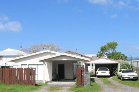 Photo of property in 10 Simpson Road, Papamoa Beach, Papamoa, 3118