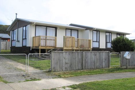 Photo of property in 6 Kilkenny Grove, Wainuiomata, Lower Hutt, 5014