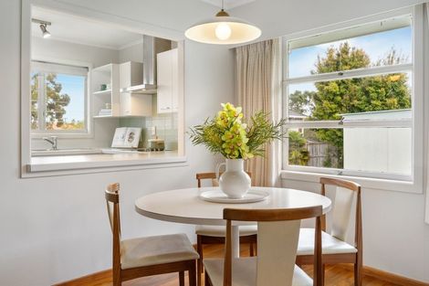 Photo of property in 1/31 Alamein Avenue, Belmont, Auckland, 0622