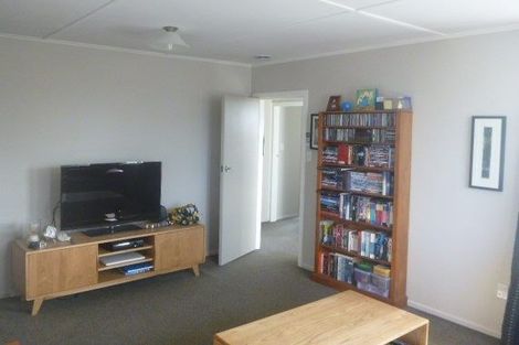 Photo of property in 1 Balmain Street, Newlands, Wellington, 6037