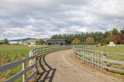 Photo of property in 220 Cowper Road, Dannevirke, 4976