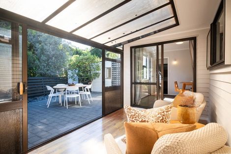 Photo of property in 23 Kent Terrace, Taradale, Napier, 4112