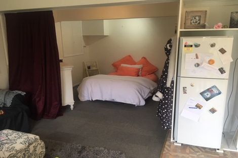 Photo of property in 18 Tawa Terrace, Tawa, Wellington, 5028