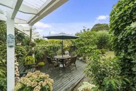 Photo of property in 36 Queens Road, Waikanae Beach, Waikanae, 5036