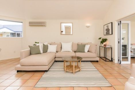 Photo of property in 76 Arthur Street, Blenheim, 7201