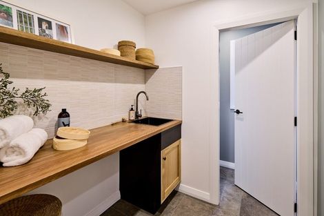 Photo of property in 37 Forres Street, Seatoun, Wellington, 6022