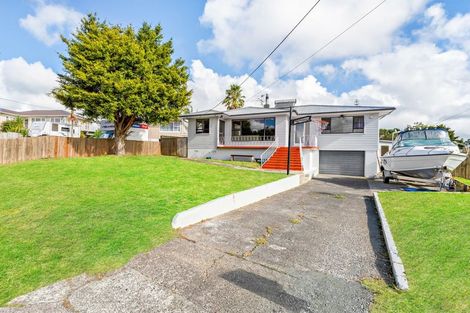 Photo of property in 18 Murray Road, Te Atatu Peninsula, Auckland, 0610