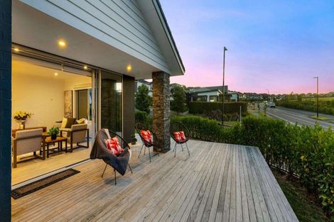 Photo of property in 1 Cilliers Drive, Silverdale, 0932