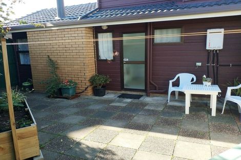 Photo of property in 2/6 Currey Crescent, Milford, Auckland, 0620