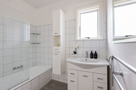 Photo of property in 51 Te Aute Road, Havelock North, 4130