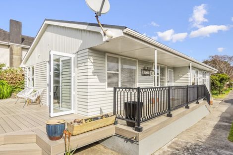 Photo of property in 63 Martin Road, Paraparaumu Beach, Paraparaumu, 5032