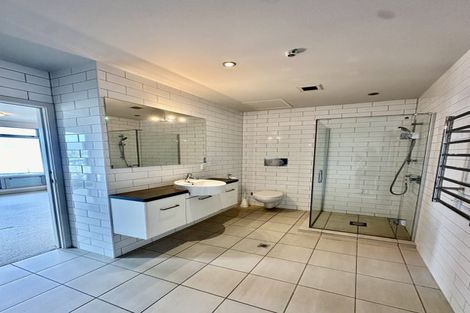 Photo of property in The Capital, 4/370 Oriental Parade, Oriental Bay, Wellington, 6011