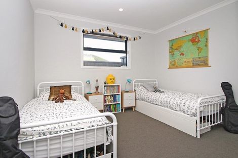 Photo of property in 11 Moira Close, Welcome Bay, Tauranga, 3175