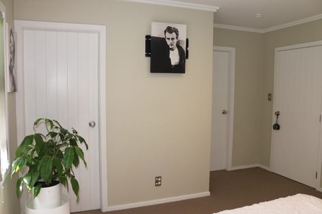 Photo of property in 65a Rosalie Terrace, Kelvin Grove, Palmerston North, 4414