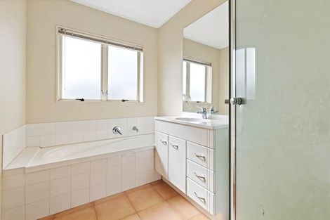 Photo of property in 49 De Quincey Terrace, Highland Park, Auckland, 2010