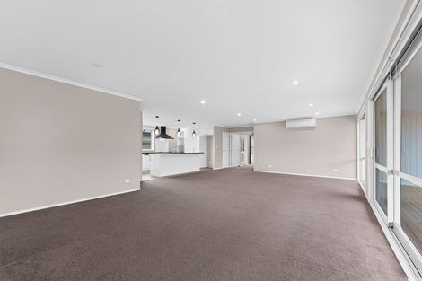Photo of property in 112 Helenslee Road, Pokeno, 2472