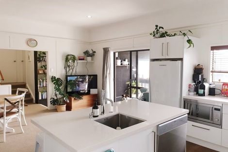 Photo of property in 1/7 Hauraki Crescent, Pinehill, Auckland, 0632