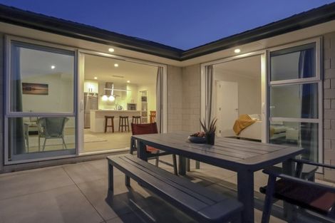 Photo of property in 77 Bert Wall Drive, Omokoroa, 3114