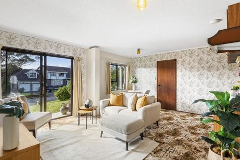 Photo of property in 4 Mosman Place, Chatswood, Auckland, 0626