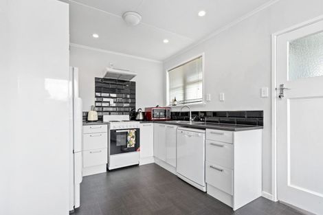 Photo of property in 80 Fairfield Road, Fairfield, Hamilton, 3214